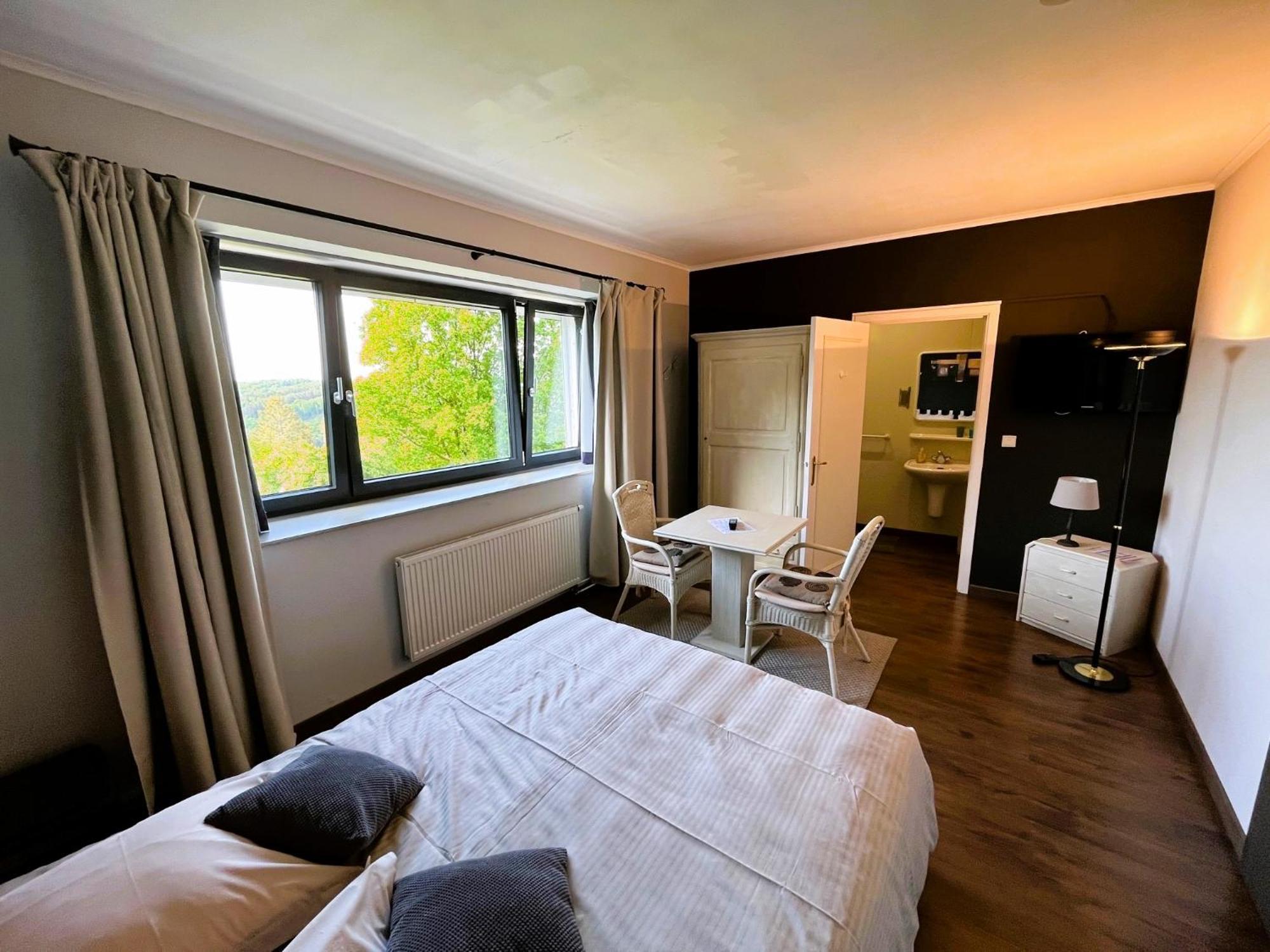 Les Alisiers Hotel Nadrin ภายนอก รูปภาพ