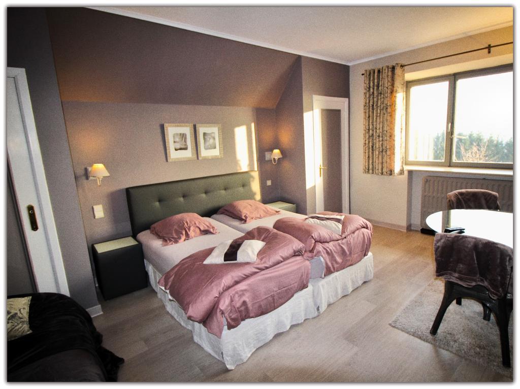 Les Alisiers Hotel Nadrin ภายนอก รูปภาพ