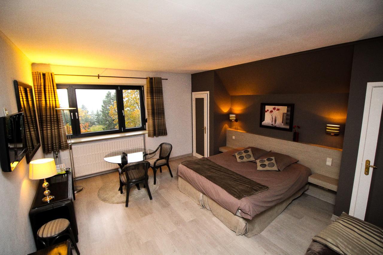 Les Alisiers Hotel Nadrin ภายนอก รูปภาพ